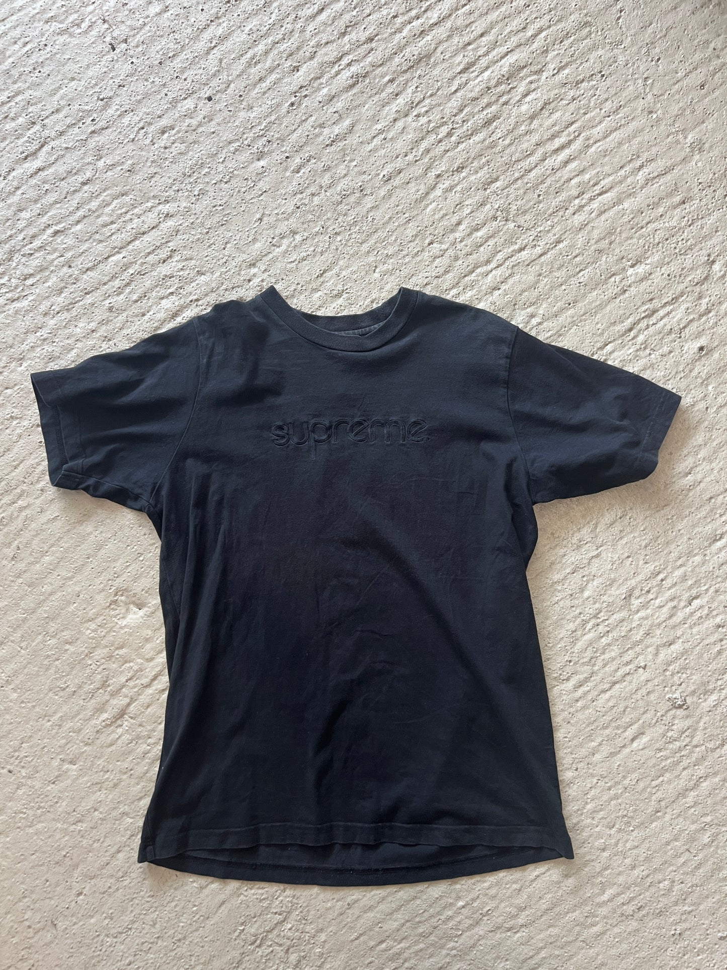 Supreme Tonal Embroidered Tee Gr. L