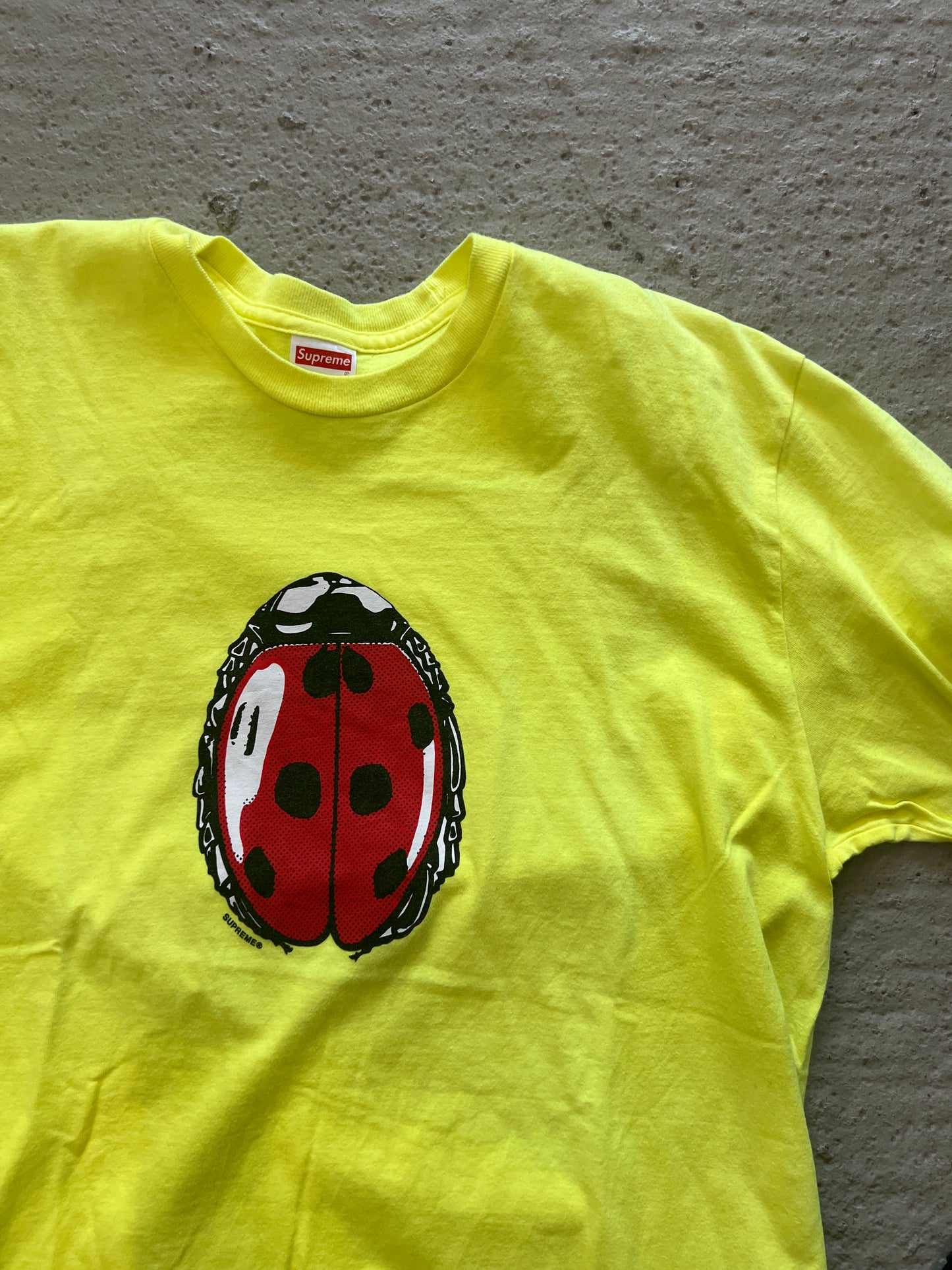 Supreme Ladybug Tee Gr. L